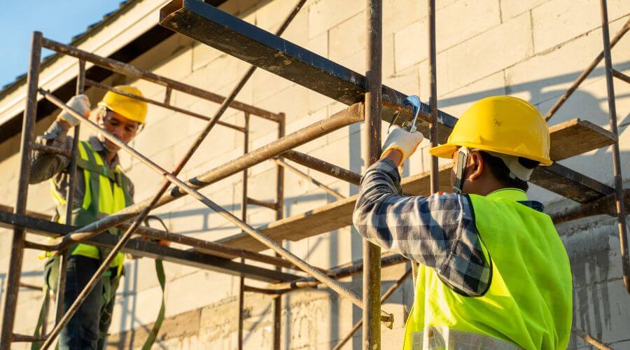 Professional gutter cleaning in Mountain Pine, AR